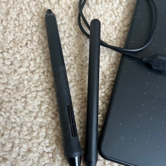 Wacom Intuos Small Graphics Drawing Tablet - Picture 3 of 6